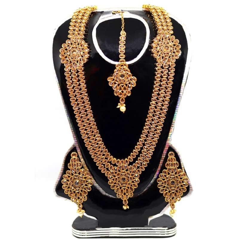 Golden Kundan Jewellery Set For Women