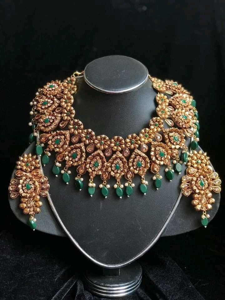 Women’s jewellery